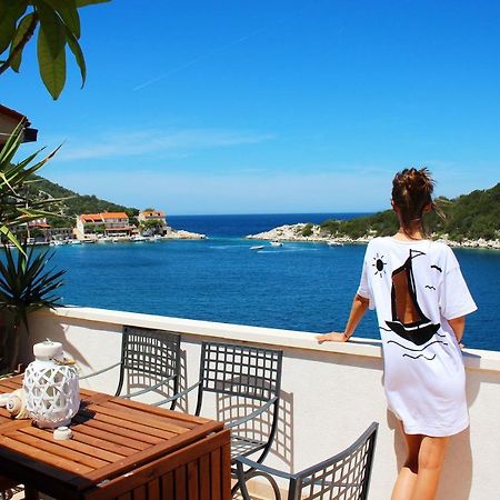 Accommodation Triton Lastovo Bagian luar foto