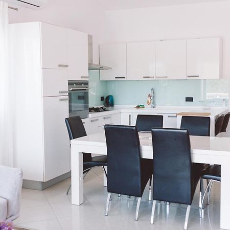 Accommodation Triton Lastovo Bagian luar foto