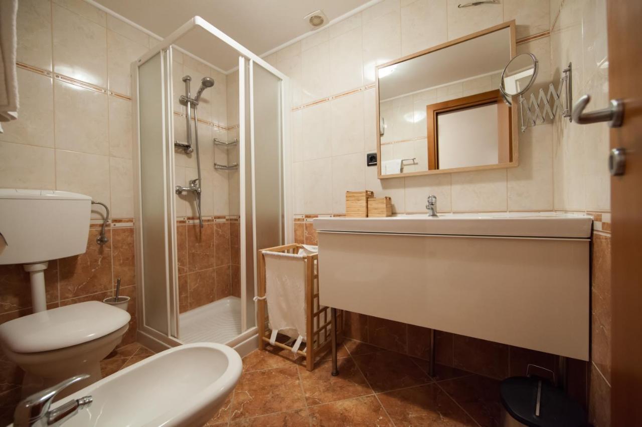 Accommodation Triton Lastovo Bagian luar foto