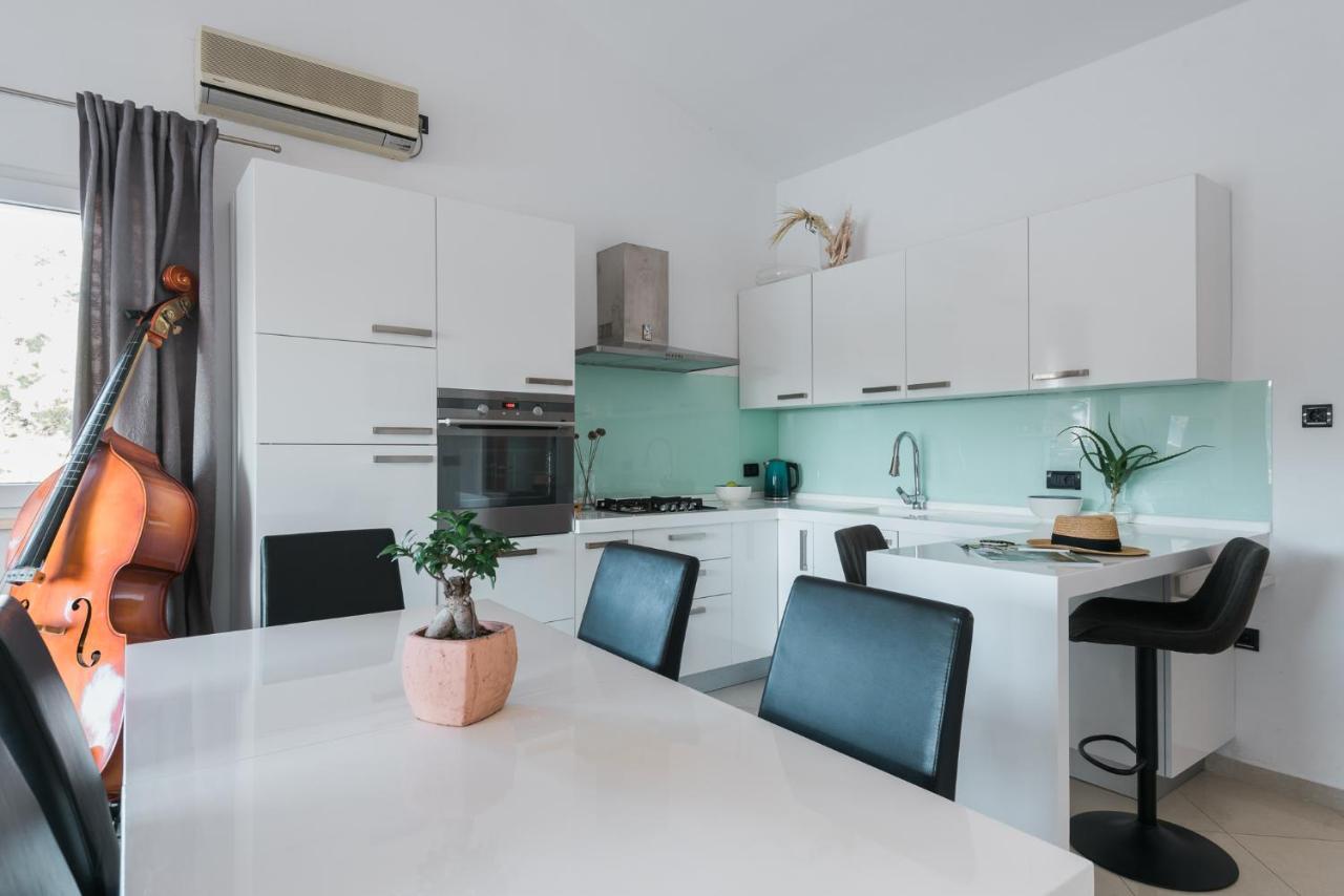 Accommodation Triton Lastovo Bagian luar foto