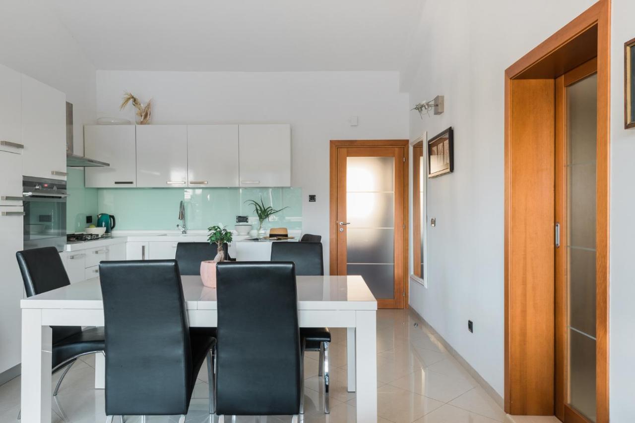 Accommodation Triton Lastovo Bagian luar foto