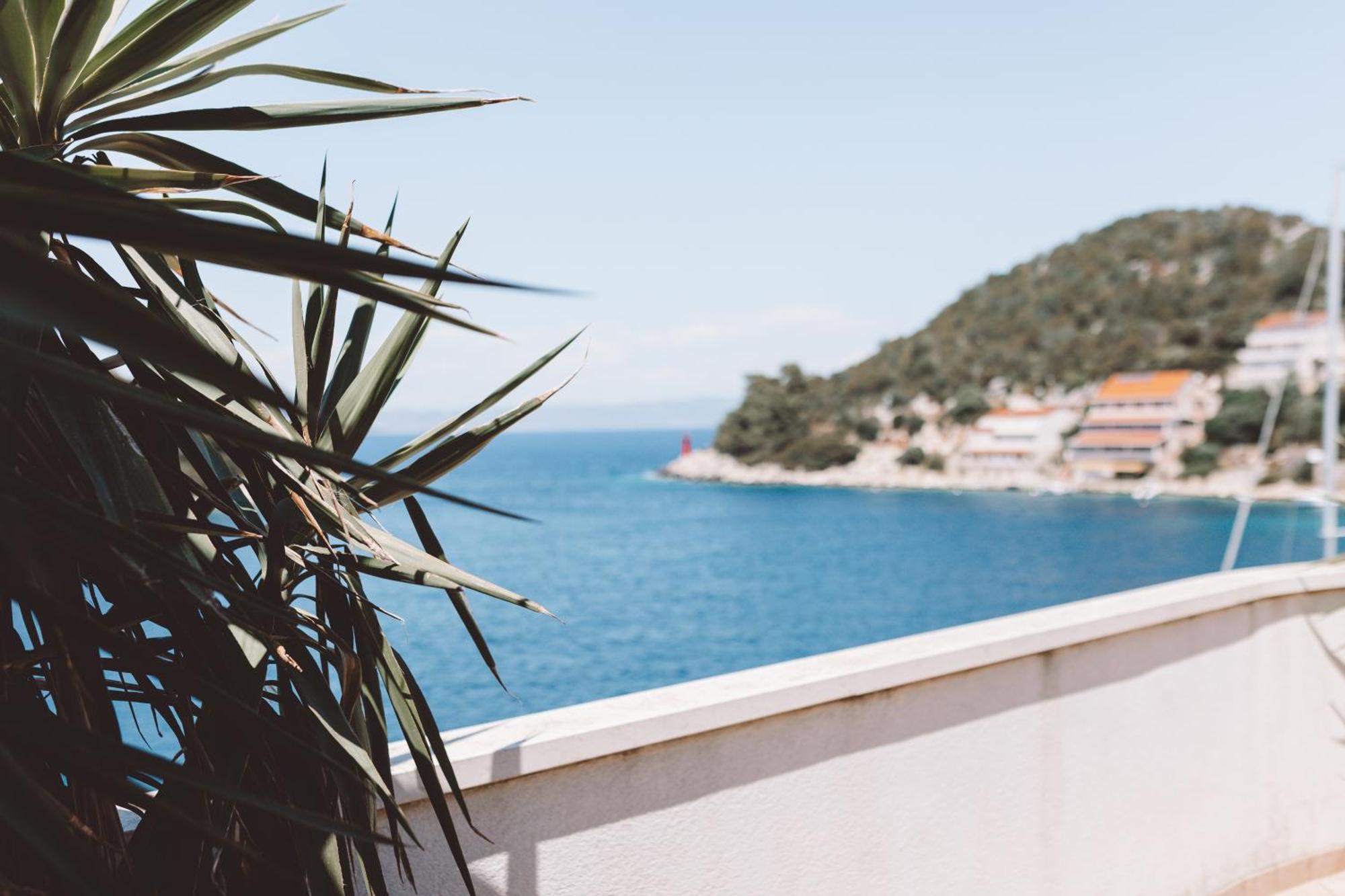 Accommodation Triton Lastovo Bagian luar foto